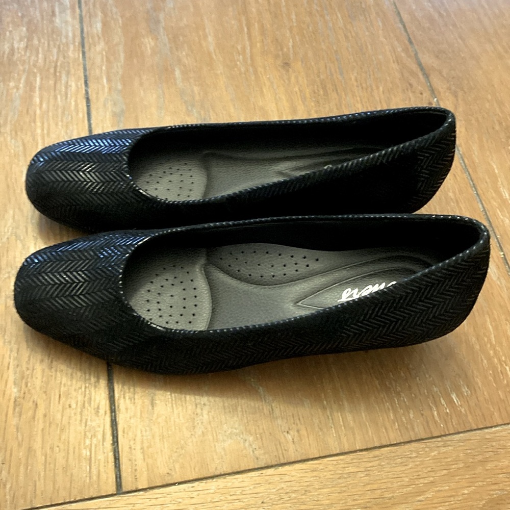 NWOT Trotters Lauren Herringbone Wedge Pumps - Picture 4 of 11